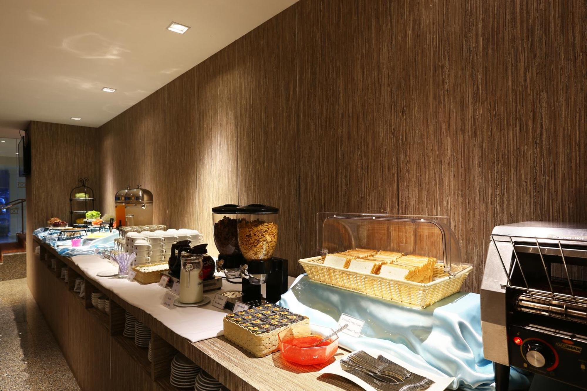 New Season Hotel Hat Yai Esterno foto