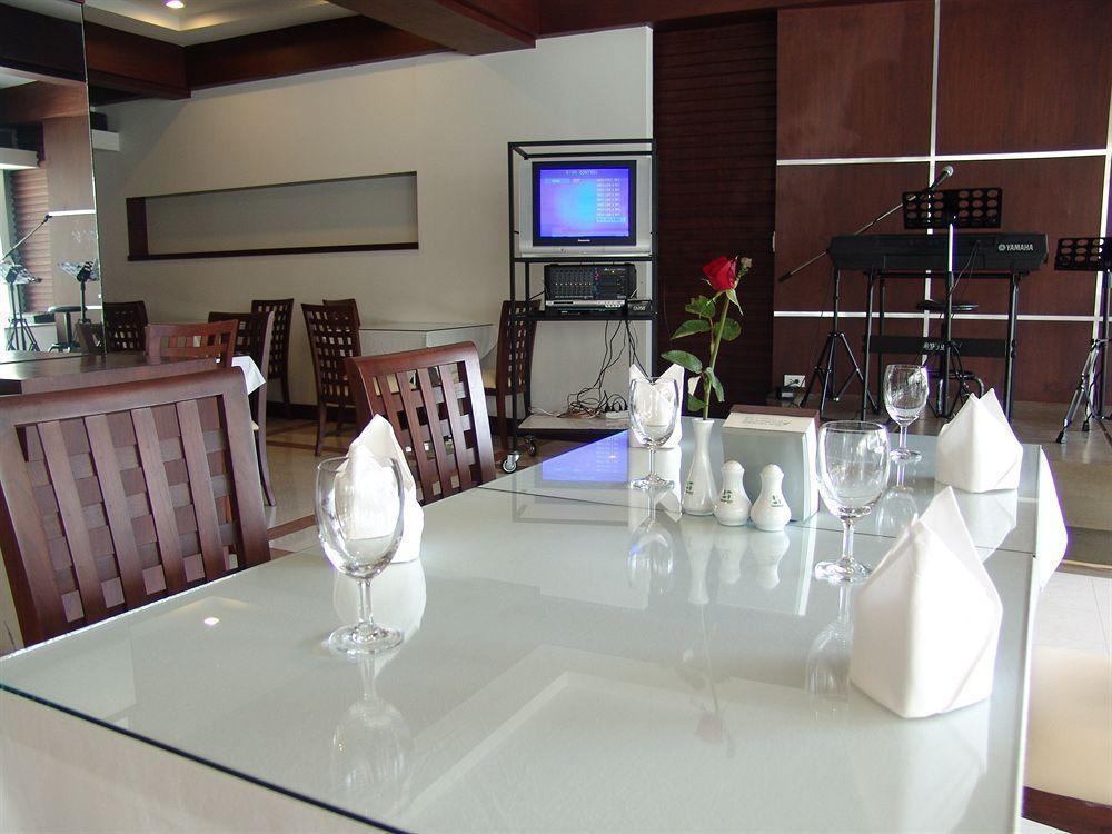 New Season Hotel Hat Yai Esterno foto
